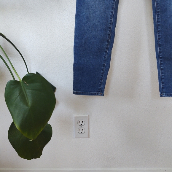 Old Navy Low Rise Skinny Jeans - Picture 5 of 7